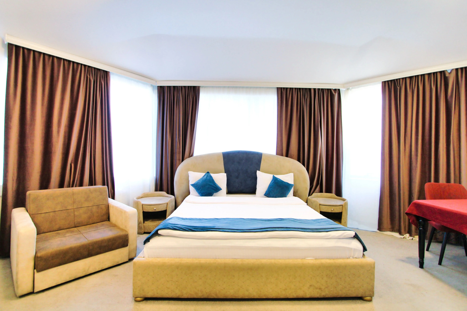 Photo - Old Sunday Hotel