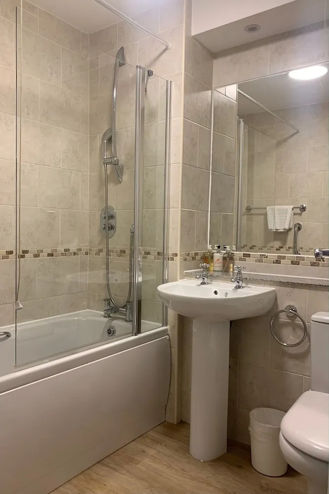 Photo - Marlyn Lodge – City of London