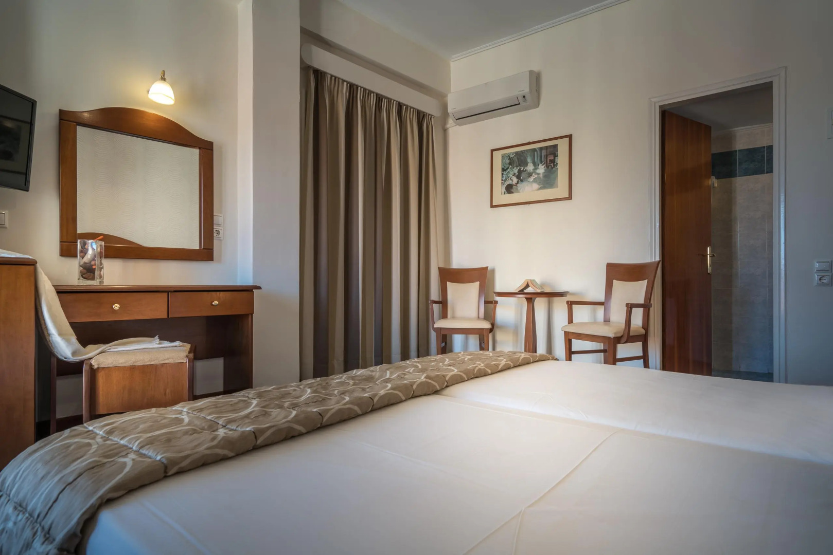 Photo - Diana Hotel