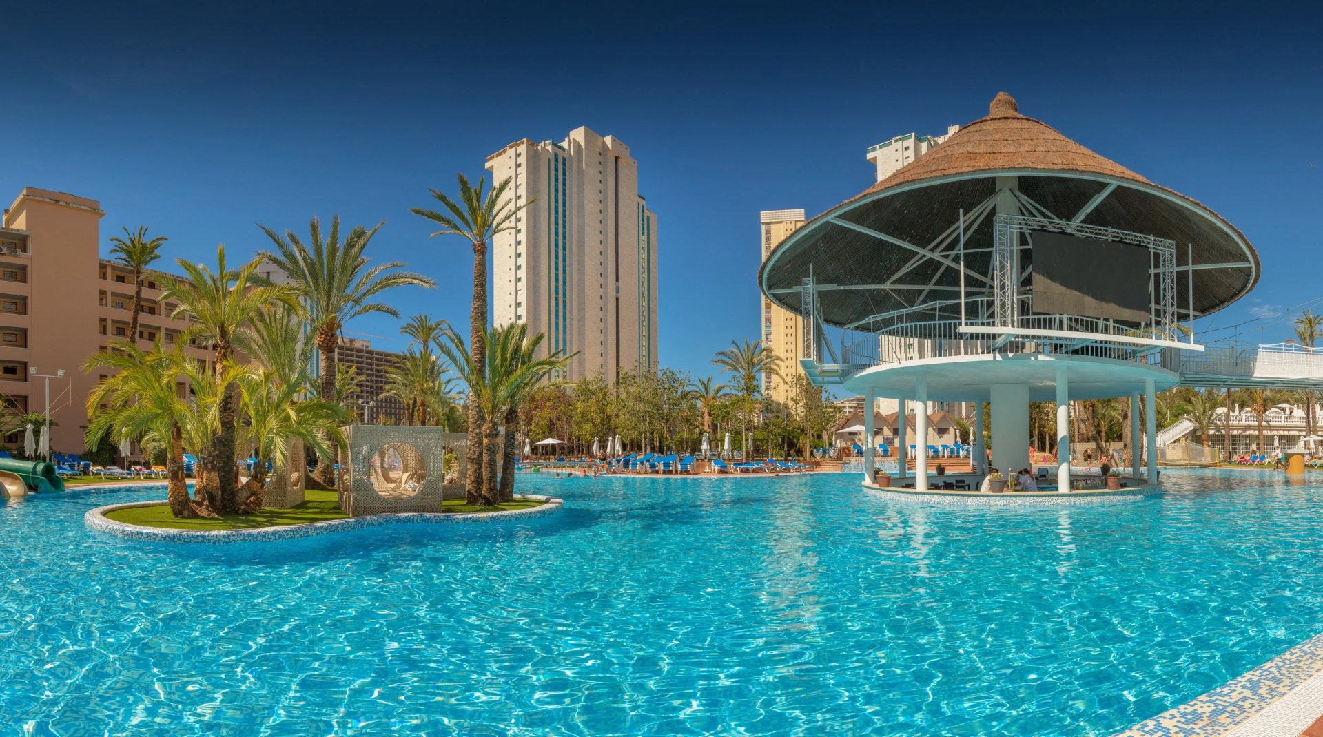 Photo - Magic Tropical Splash