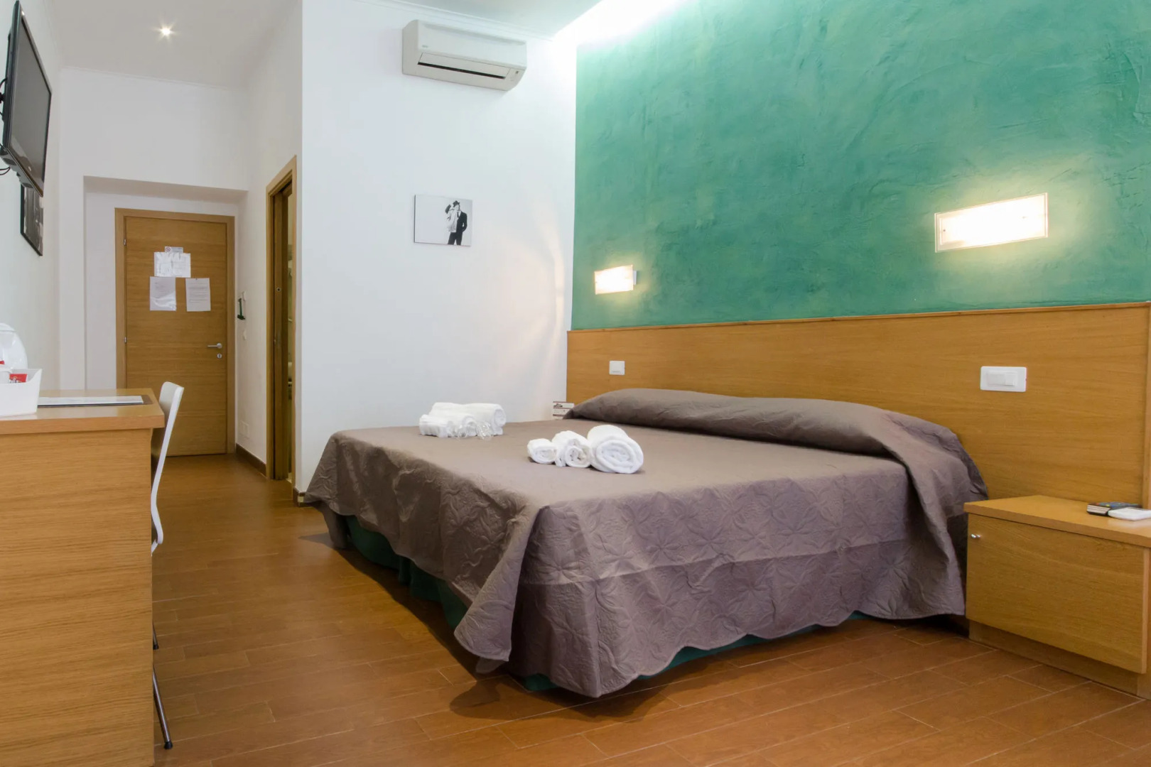 Photo - Bed And Best