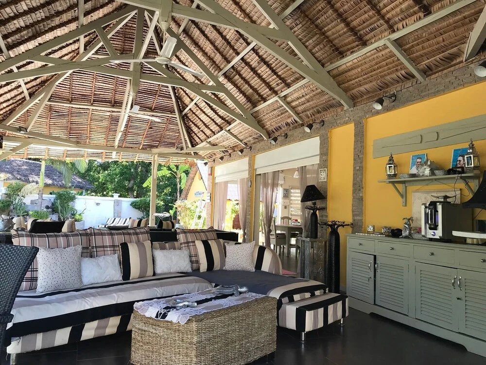 Relax at Pool all day Wail Enjoying the Amenities of Your Bungalow — фото 1