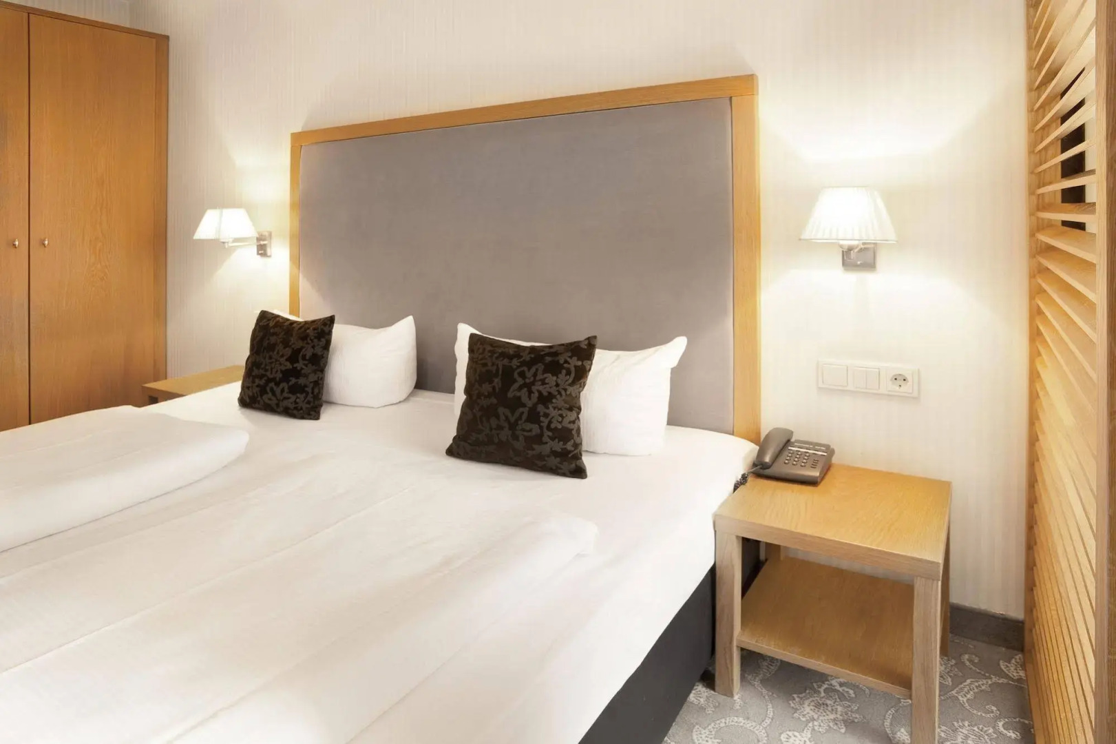 Photo - TOWNHOUSE Hotel