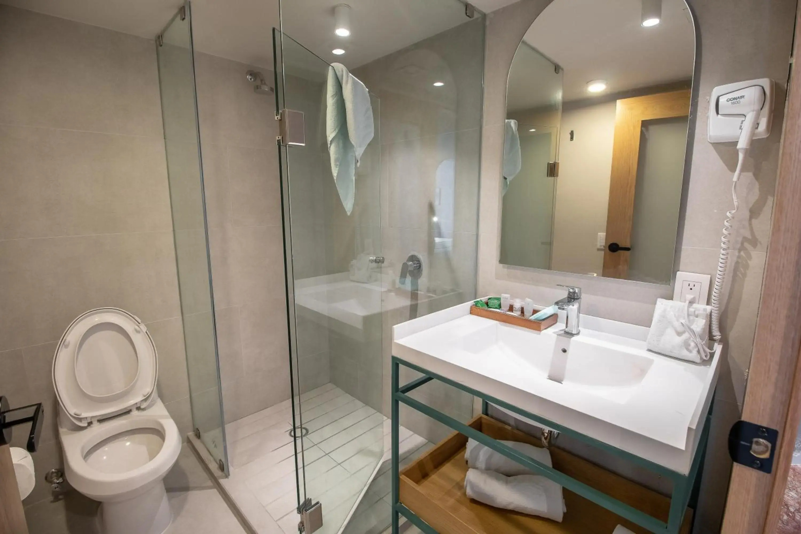 Photo - Oliva Plaza Hotel