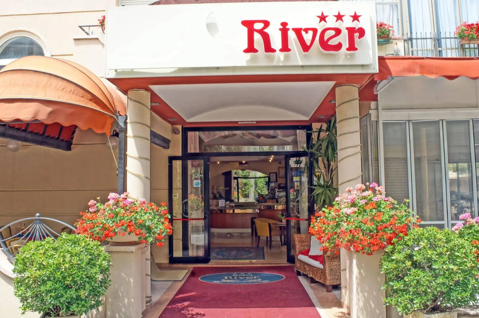 Foto - Hotel River fronte mare con piscina