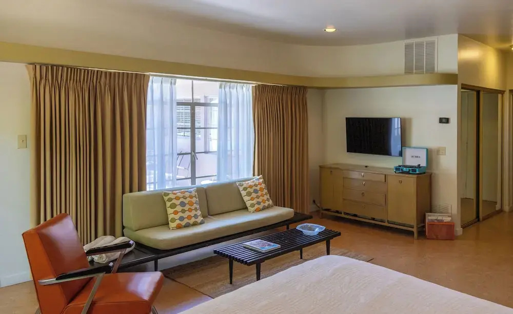 Photo - The Hideaway - 21 and Over