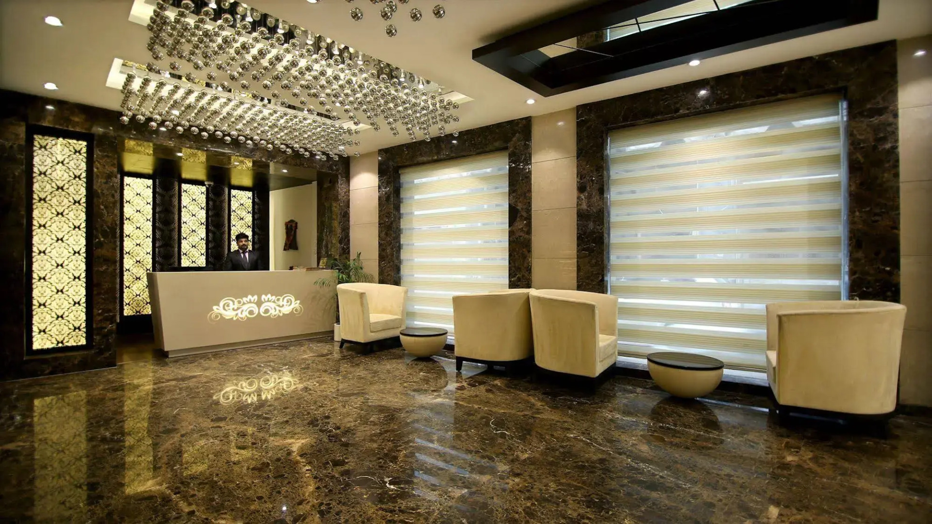 Foto - Hotel The Prime Balaji Deluxe, City Centre, With Free Airport Pickup