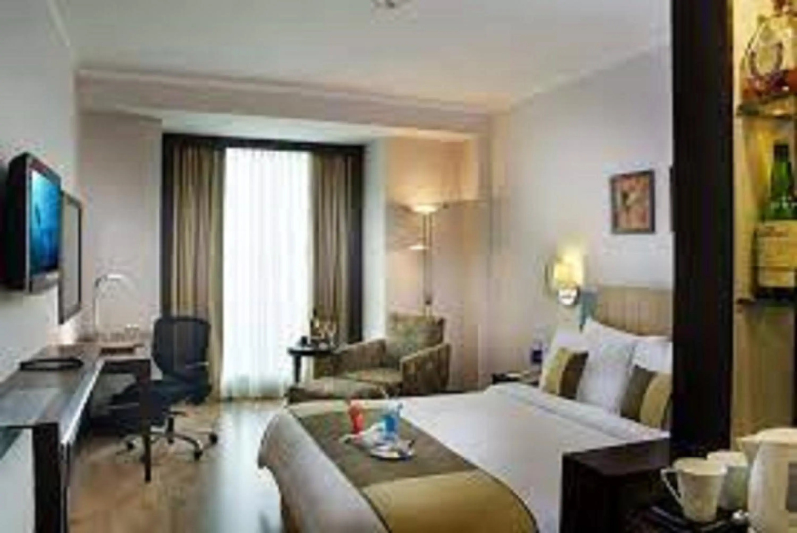 Photo - Goldfinch Hotel Delhi NCR