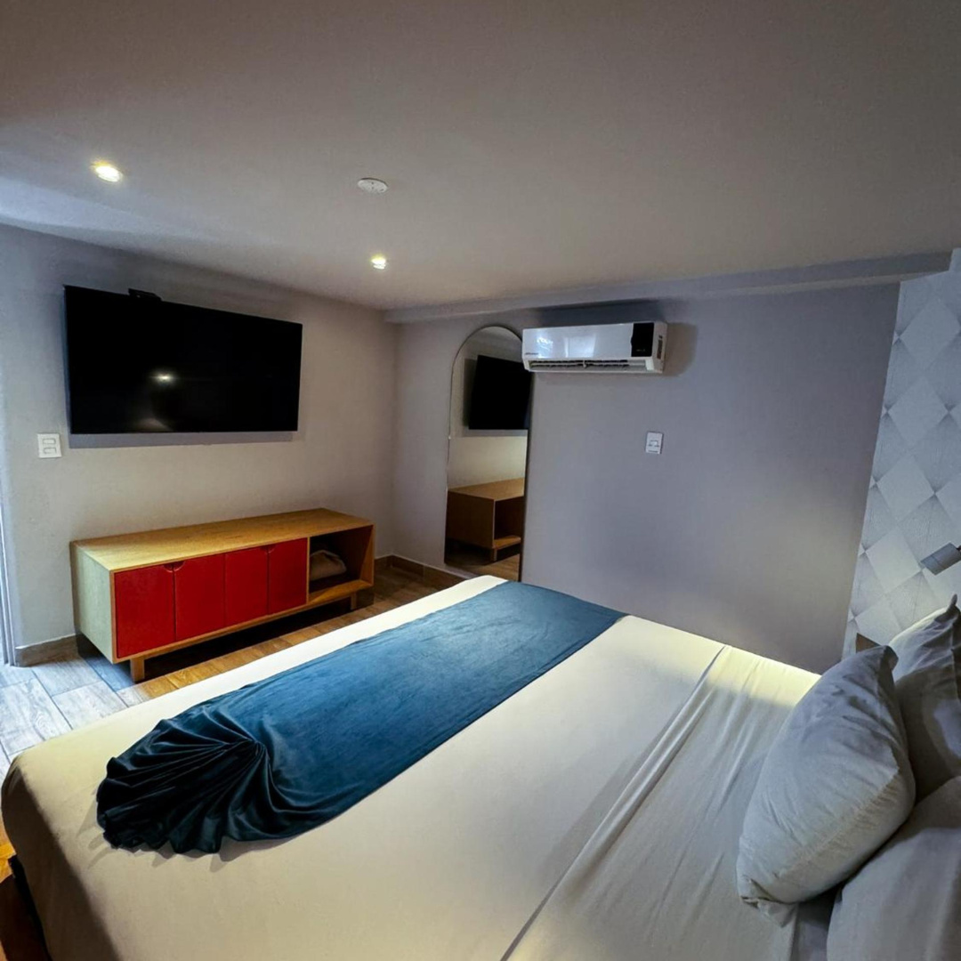 Photo - Oliva Plaza Hotel