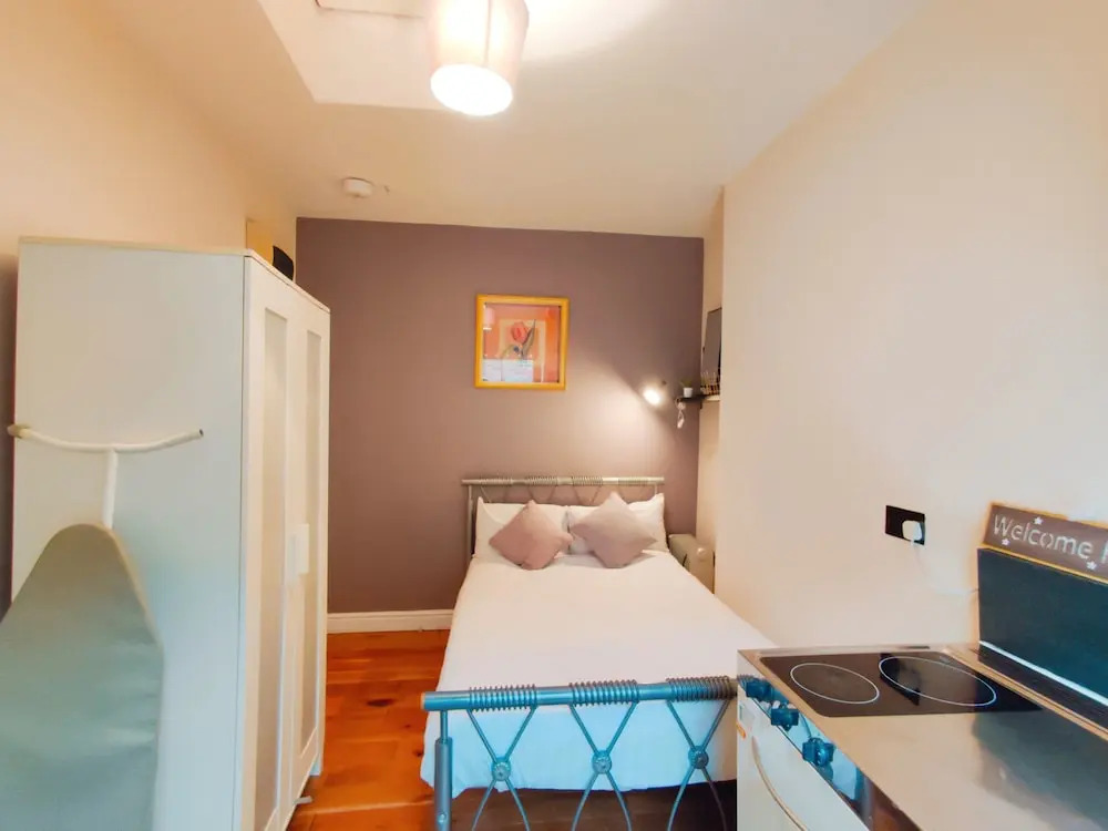 Foto - White's Row Resident