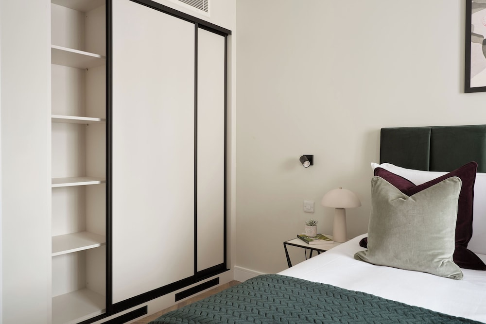 Commercial Road Serviced Apartments - London City East