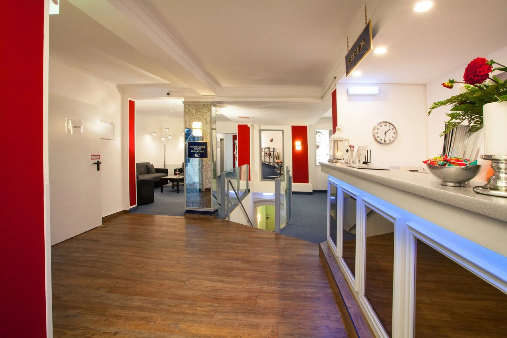 Photo - INA Hotel Royal
