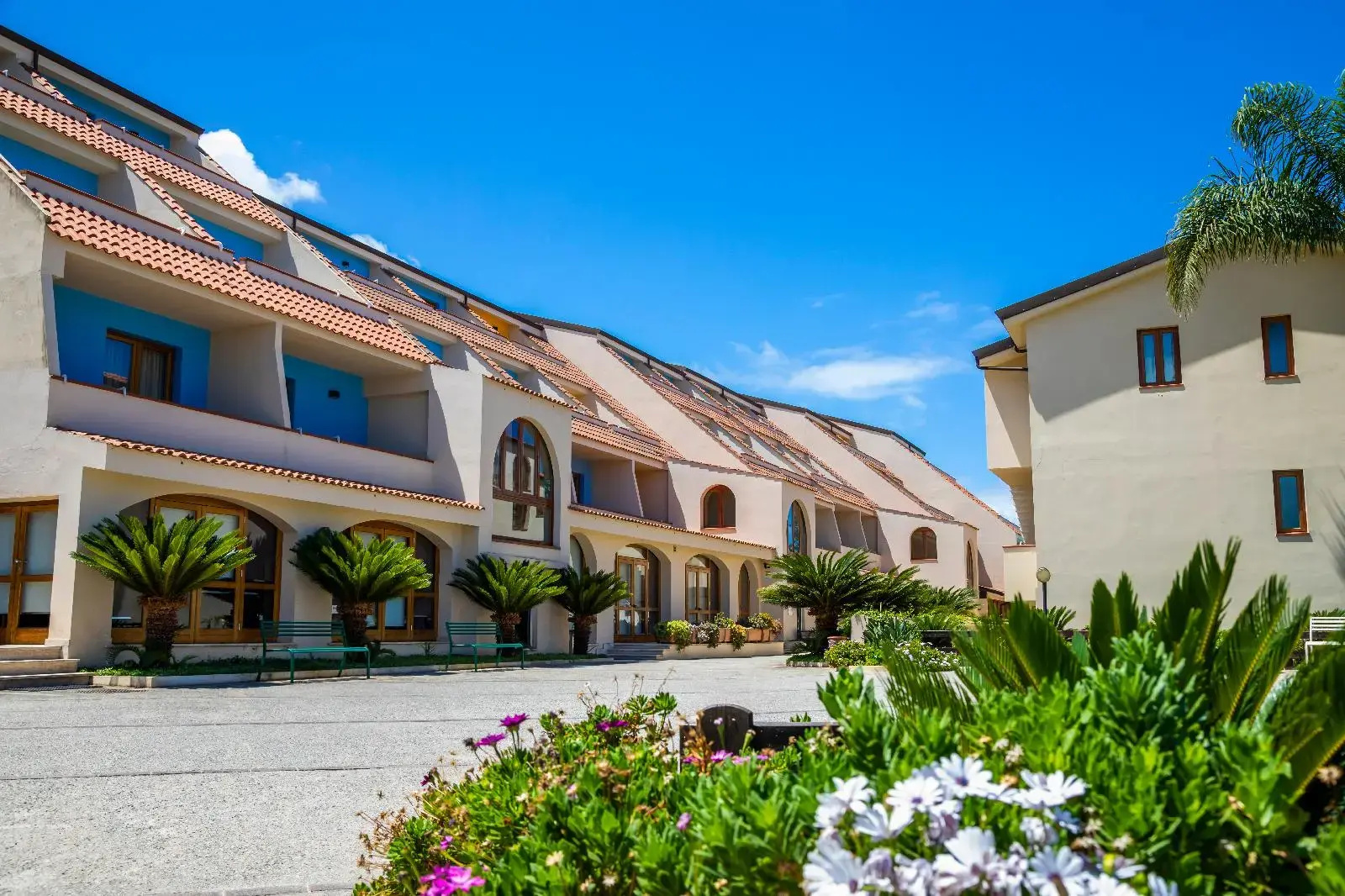 Photo - Tropis Hotel