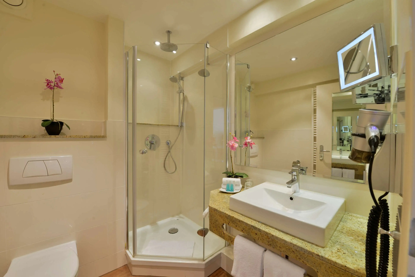 Photo - Best Western Premier Alsterkrug Hotel