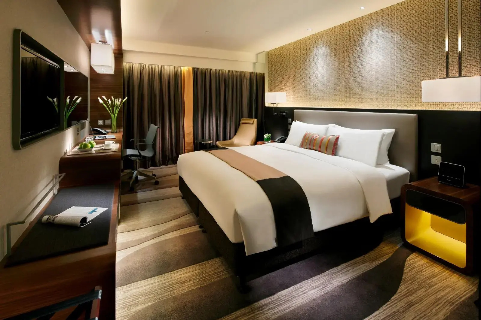 Photo - Royal Plaza Hotel