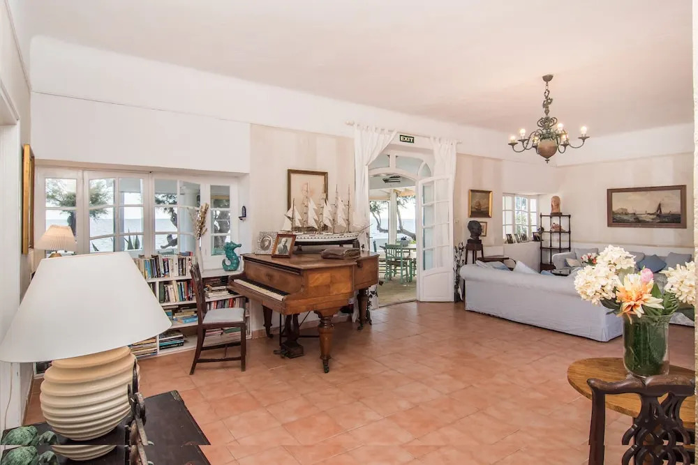 Photo - The Sea Club