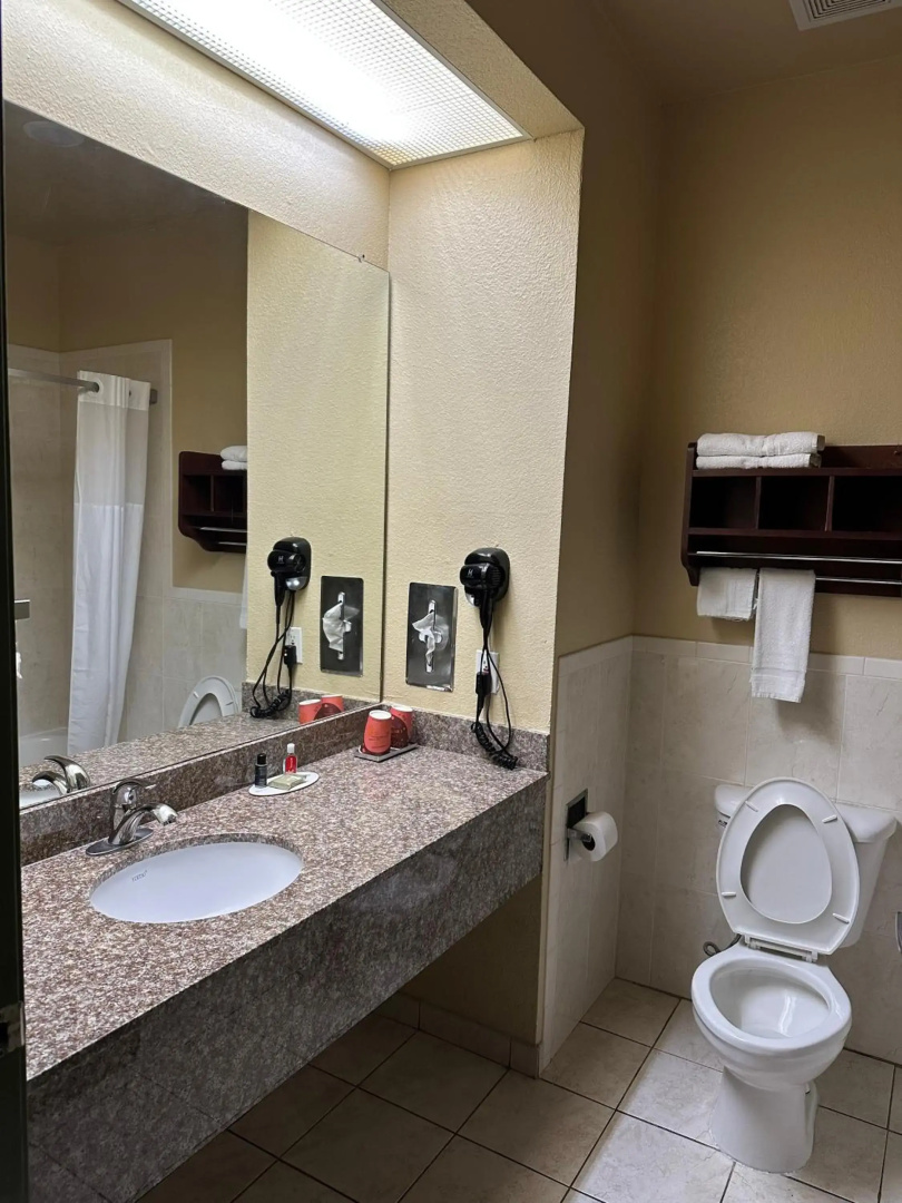 Photo - Red Lion Inn & Suites IAH Airport East