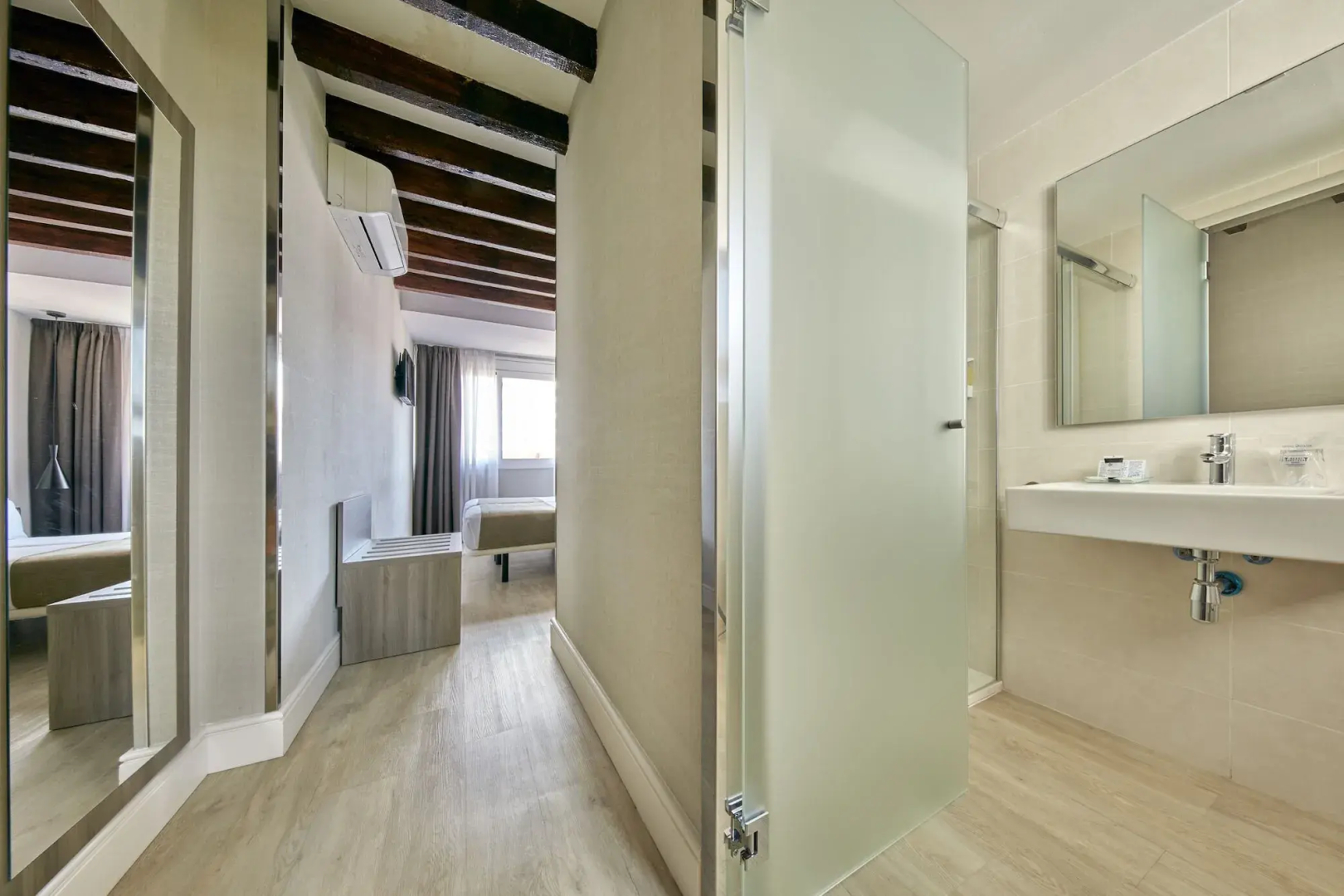 Foto - Hotel Transit
