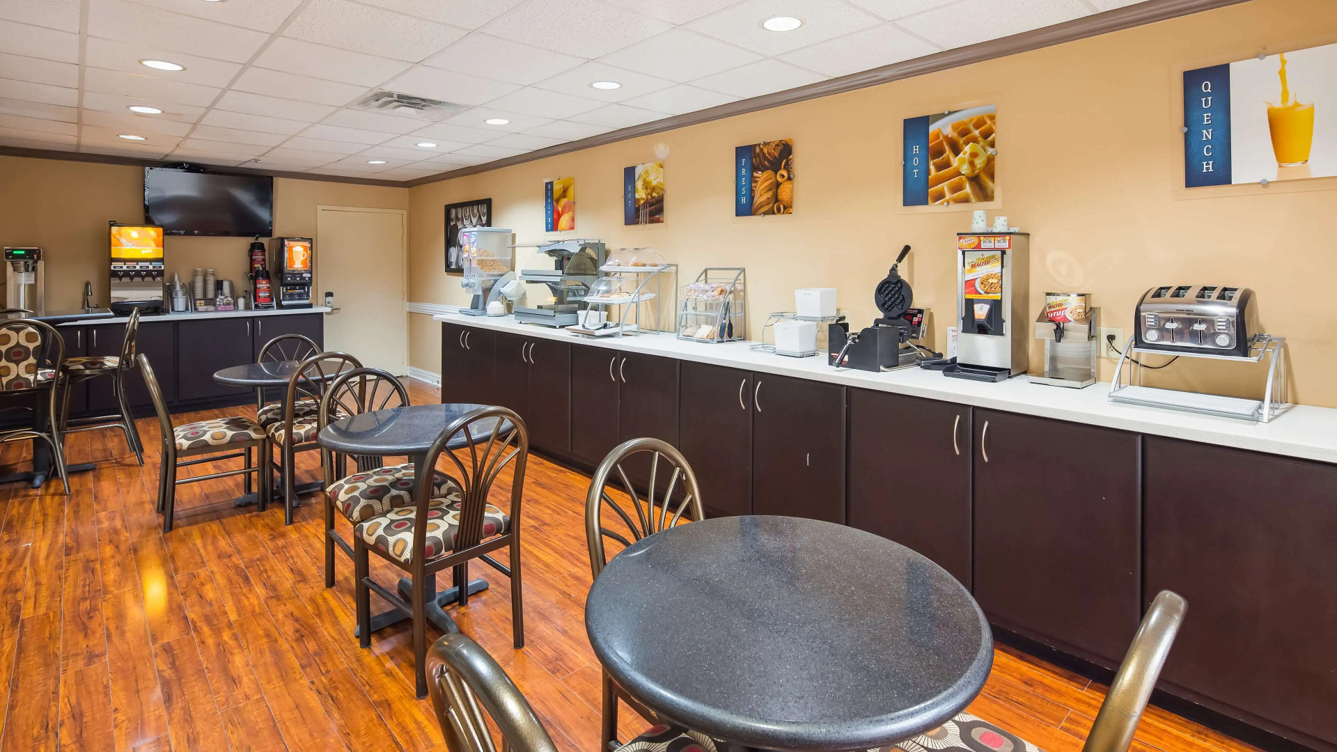 Photo - SureStay Plus Hotel by Best Western Alvin