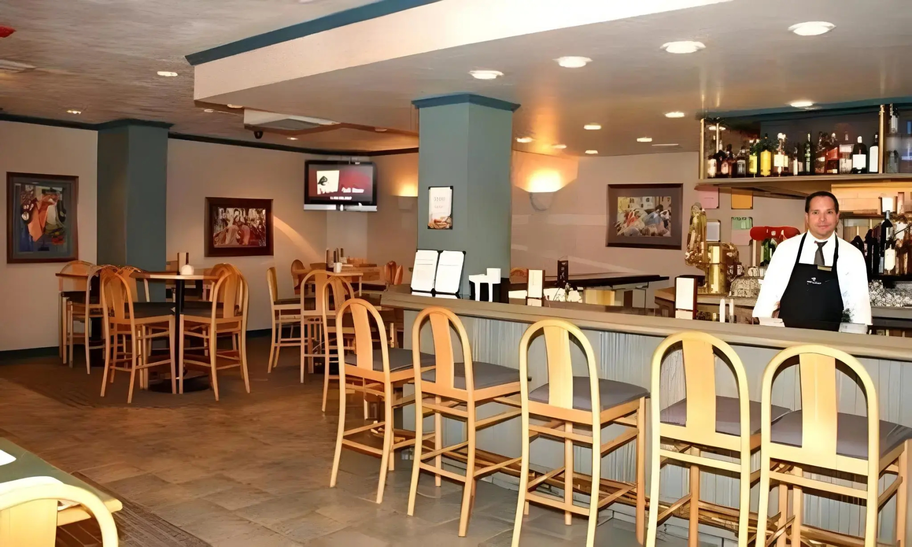 Photo - Oakland Airport Executive Hotel