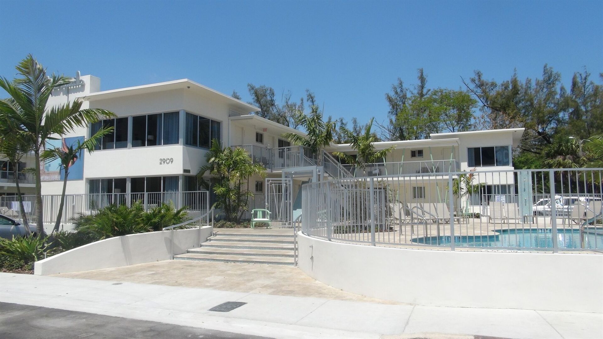 Photo - North Beach Hotel