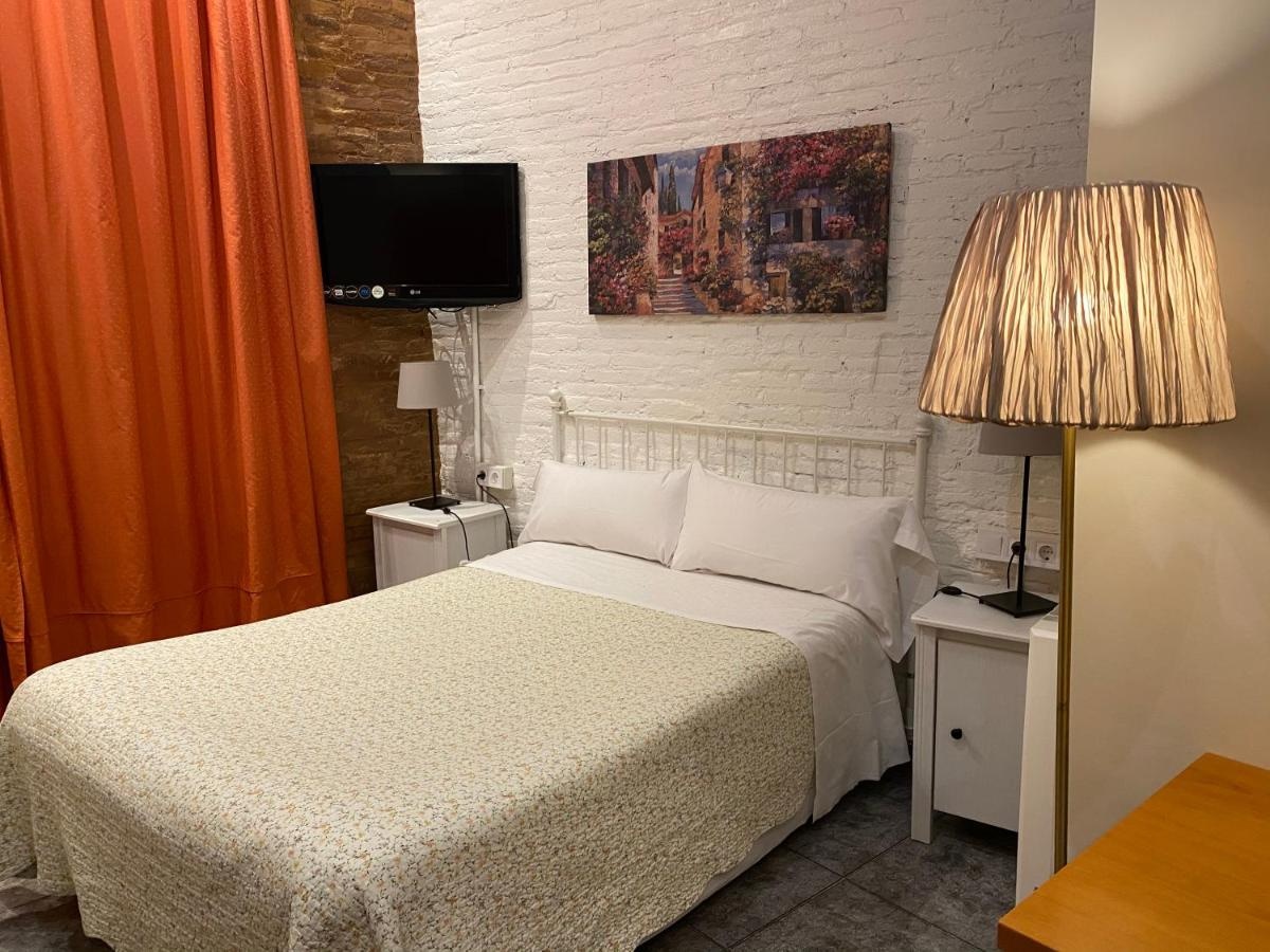 Photo - Hostal Orleans