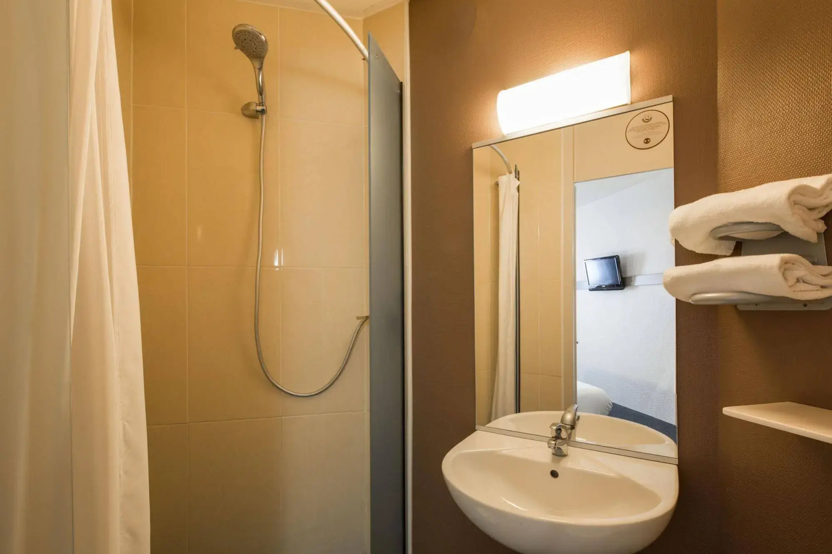 Photo - B&B HOTEL Annecy Argonay