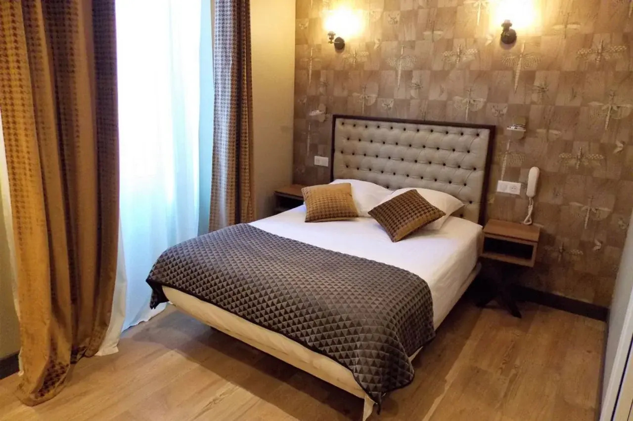 Photo - Excelsior Batignolles