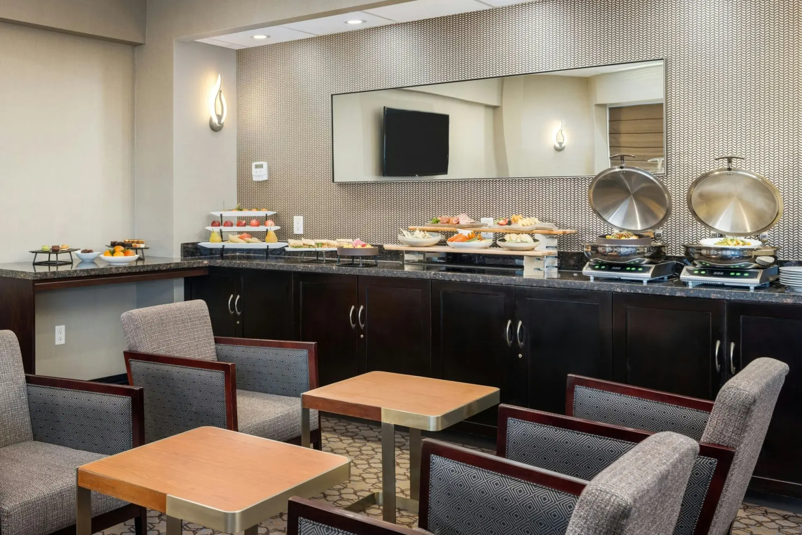 Photo - Sheraton Vancouver Guildford Hotel
