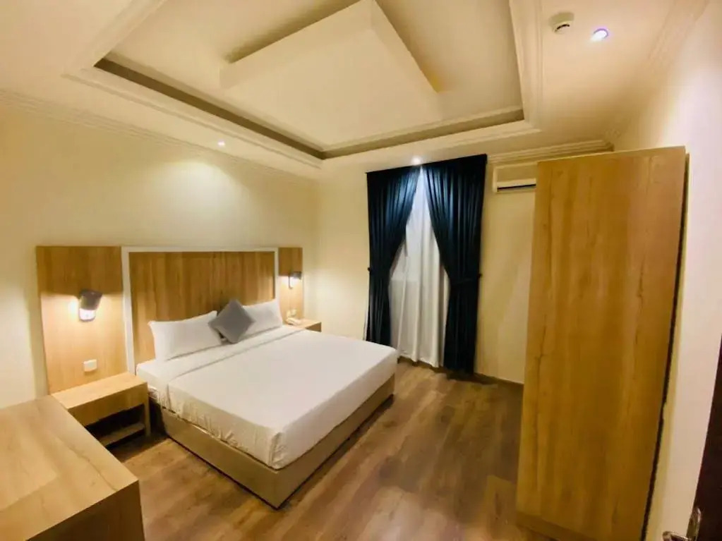 Photo - Towlan Khurais