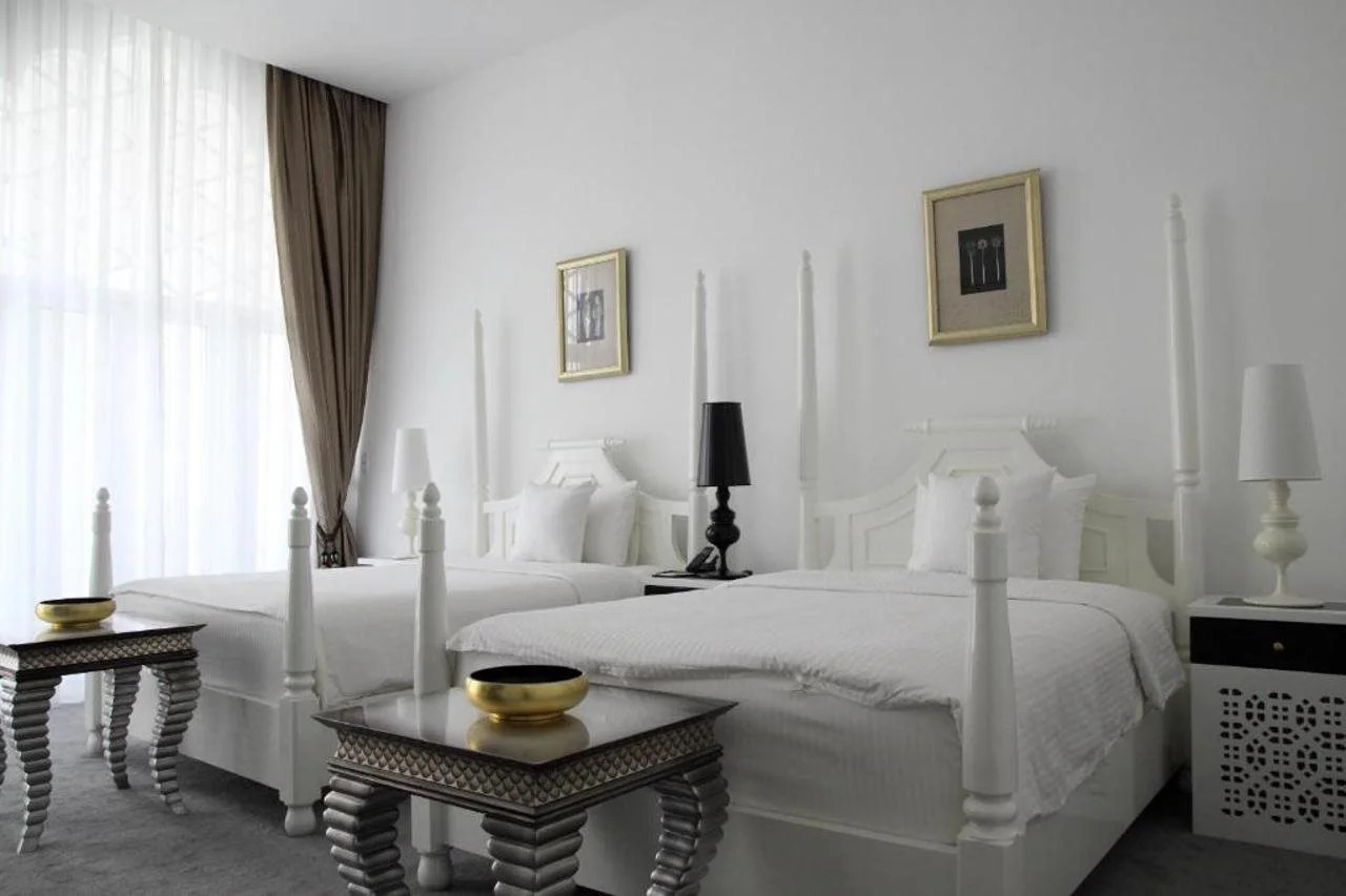 Photo - Chloe Gallery