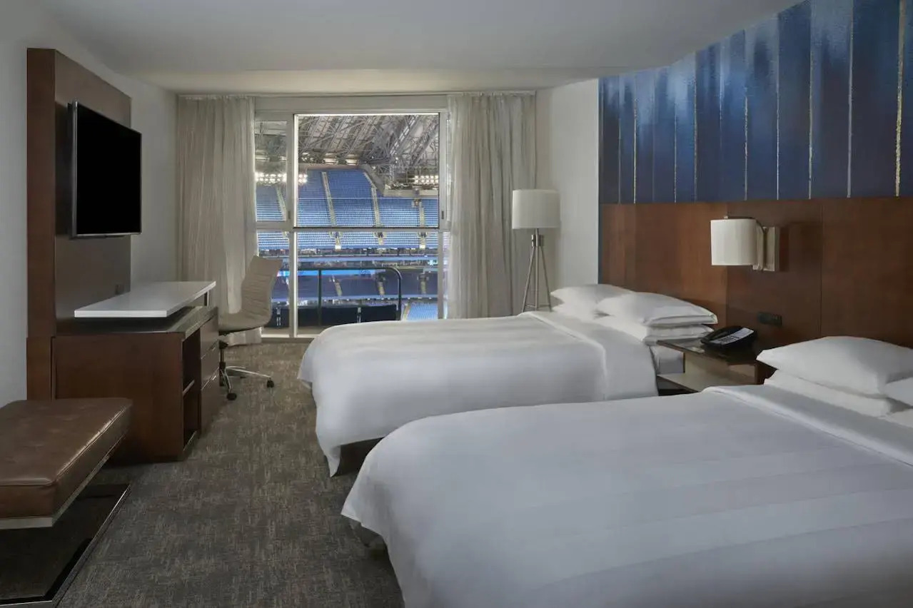 Photo - Toronto Marriott City Centre Hotel