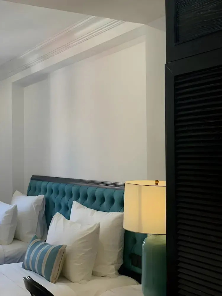 Photo - The Room Hotel - Starbucks