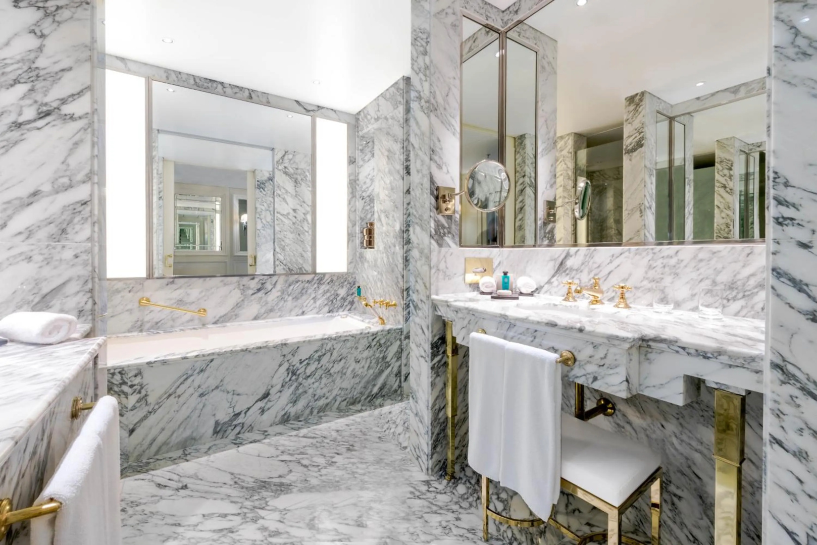 Photo - Alvear Icon Hotel