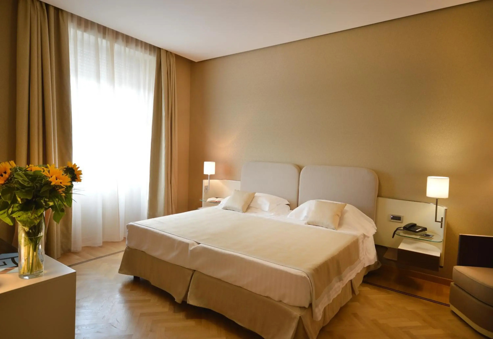 Foto - Palazzo Esedra