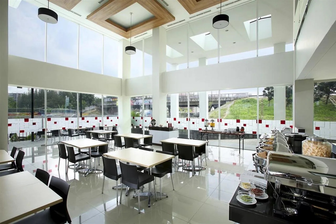 Foto - Amaris Hotel Bekasi Barat