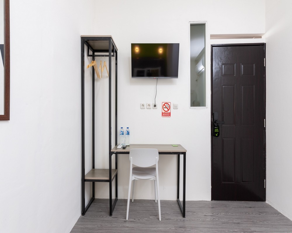 Urbanview Don Juan Pondok Gede by RedDoorz