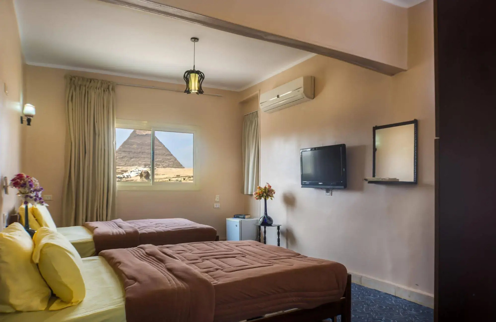 Photo - Pyramids view inn