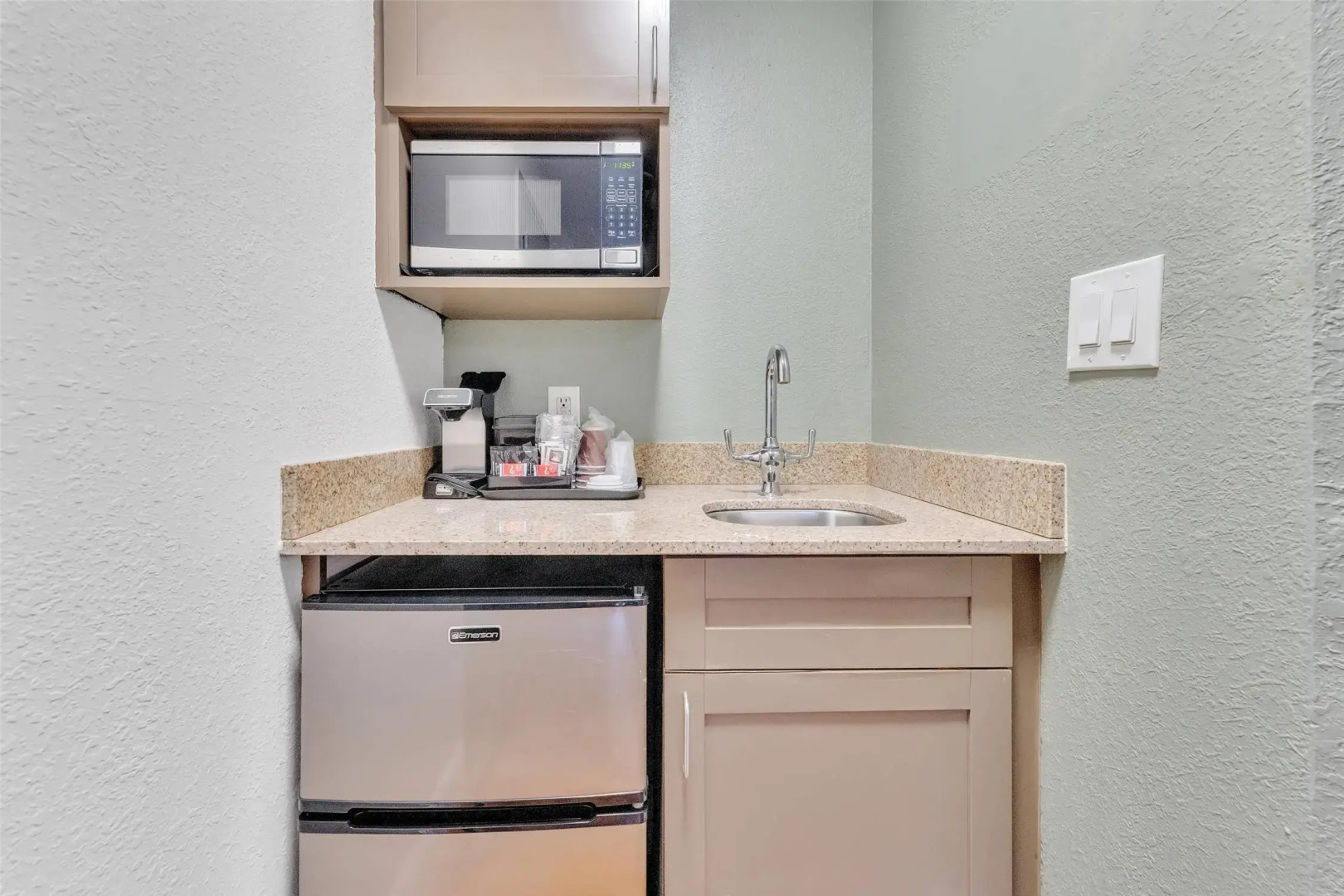 Photo - Rodeway Inn & Suites Fort Lauderdale Airport & Cruise Port
