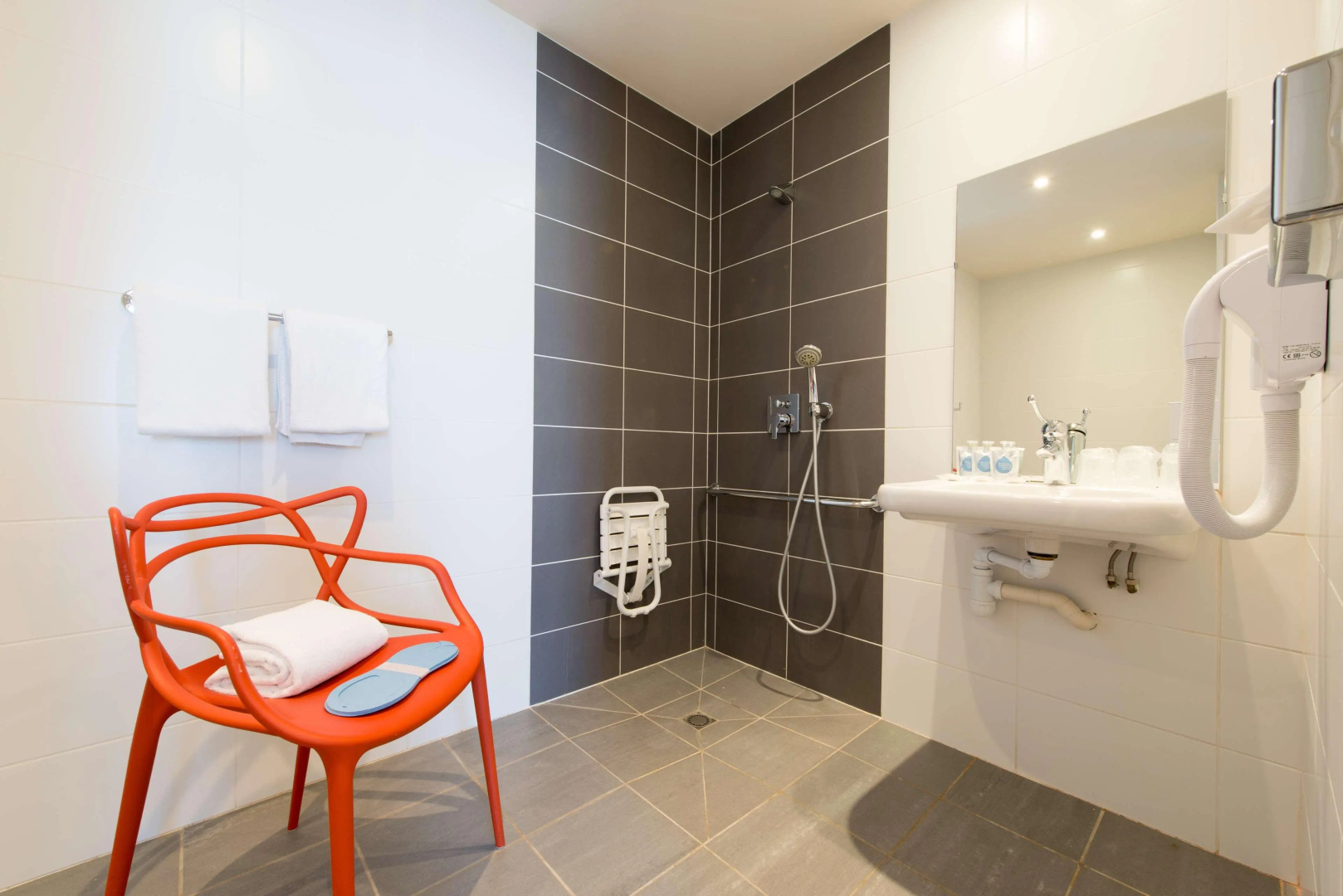Photo - ibis Styles La Rochelle Centre les Minimes