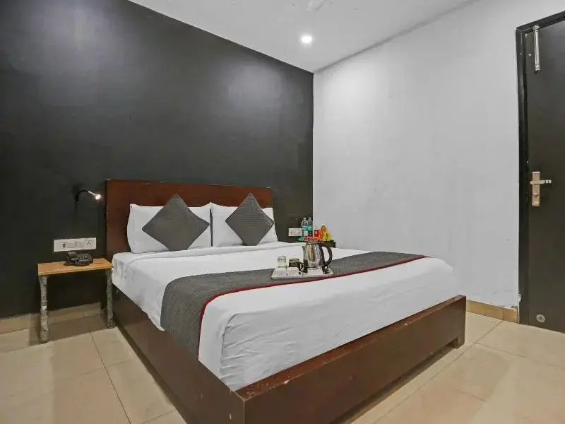 Foto - OYO Townhouse 475 Nangal Raya Pankha Road