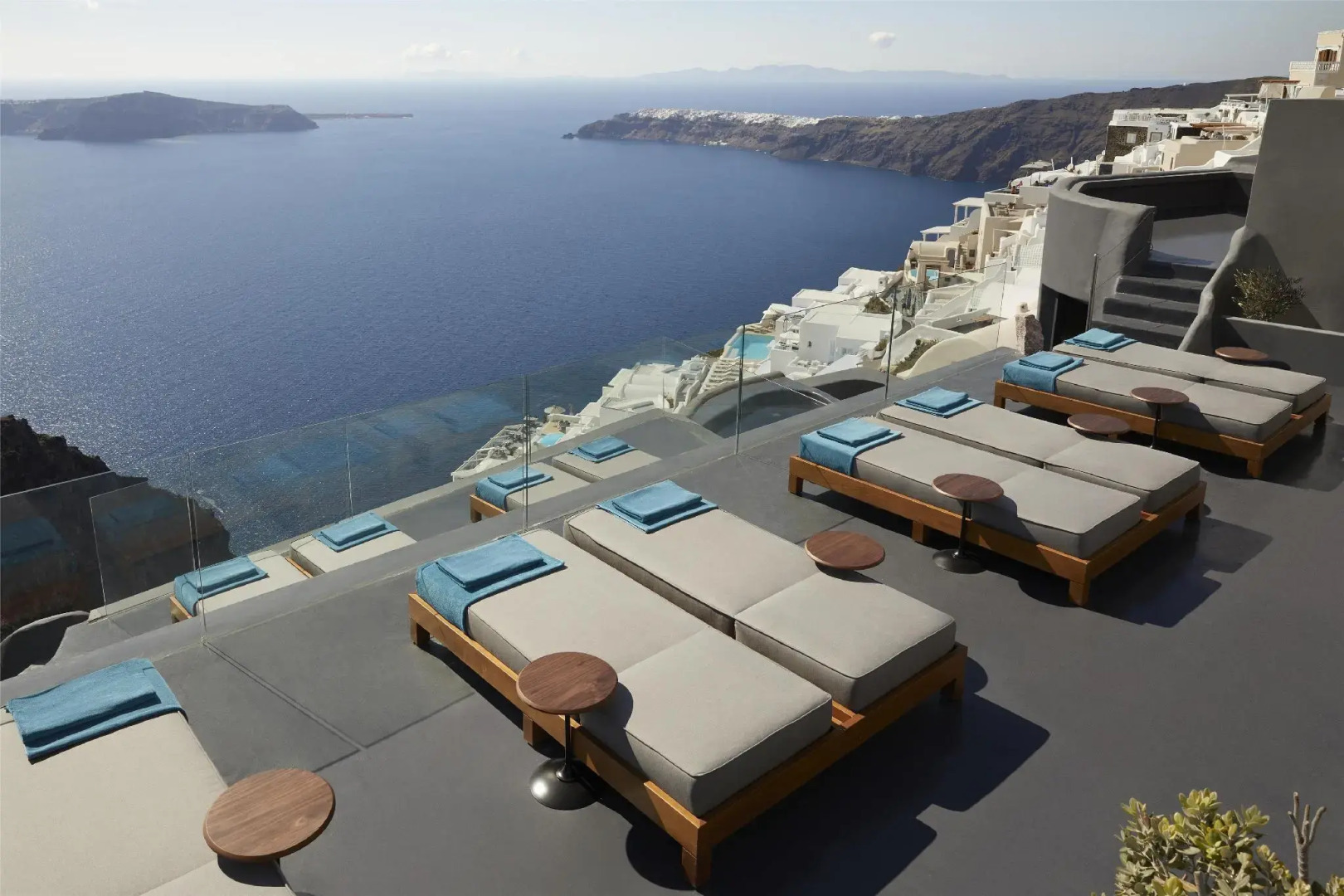 Photo - Kivotos Santorini - Preferred Hotels & Resorts