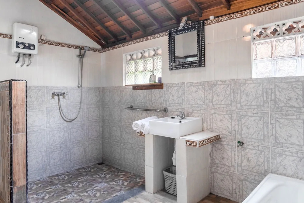 Photo - Sari Bamboo Bungalows