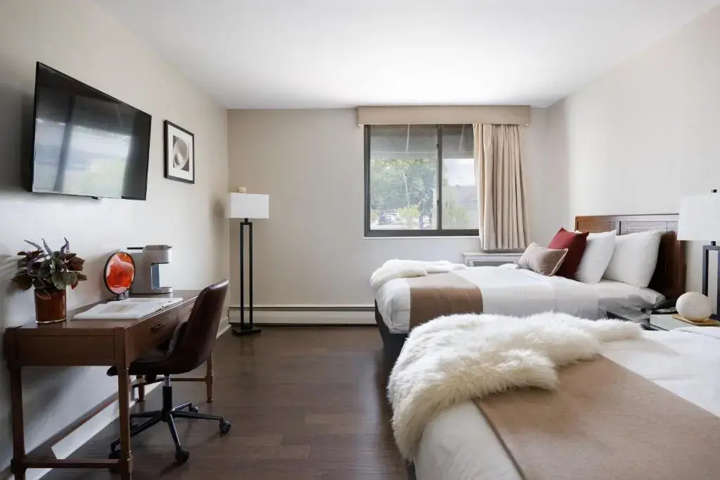 Photo - The Andrew Hotel