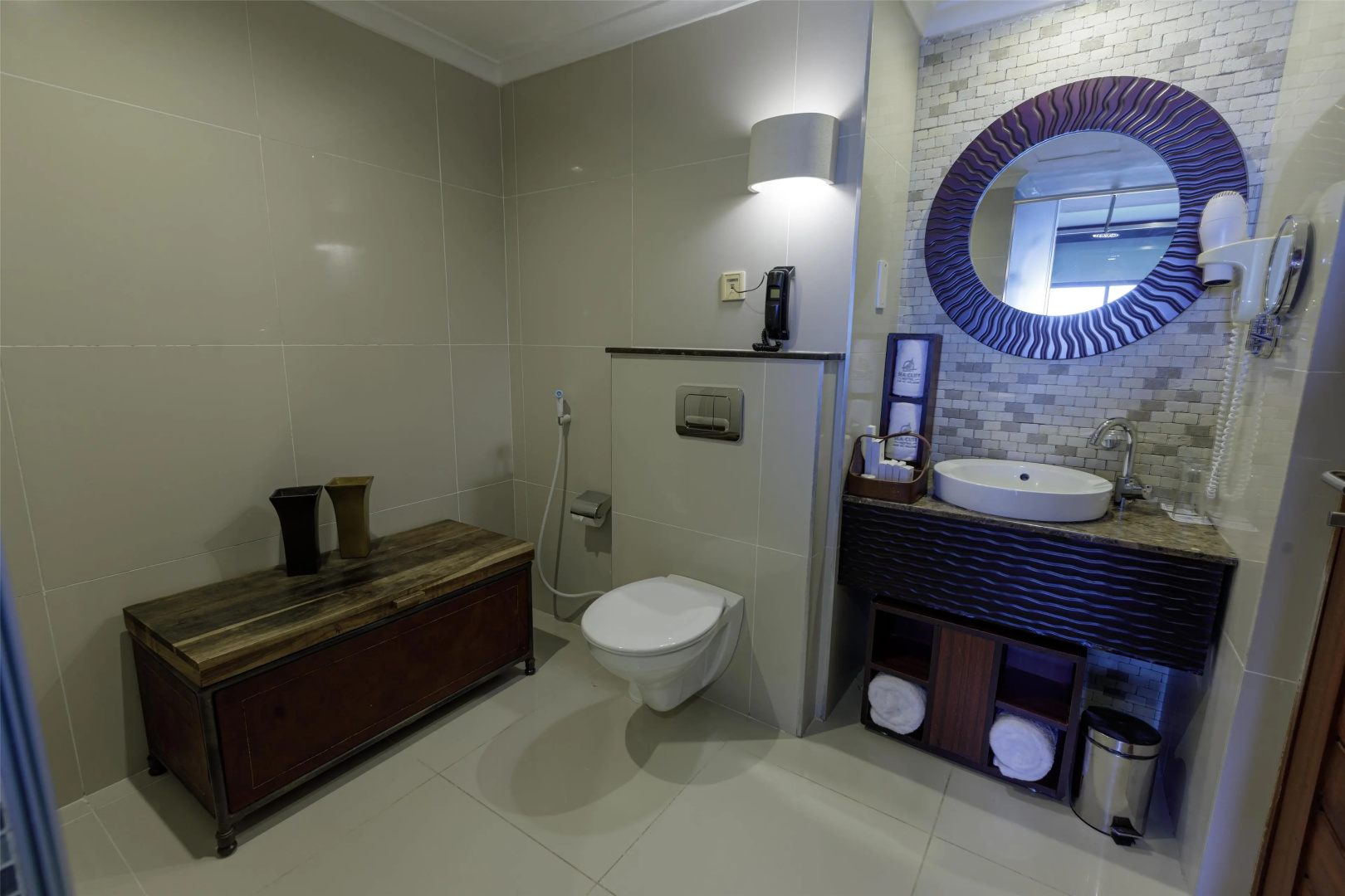 Photo - Sea Cliff Hotel