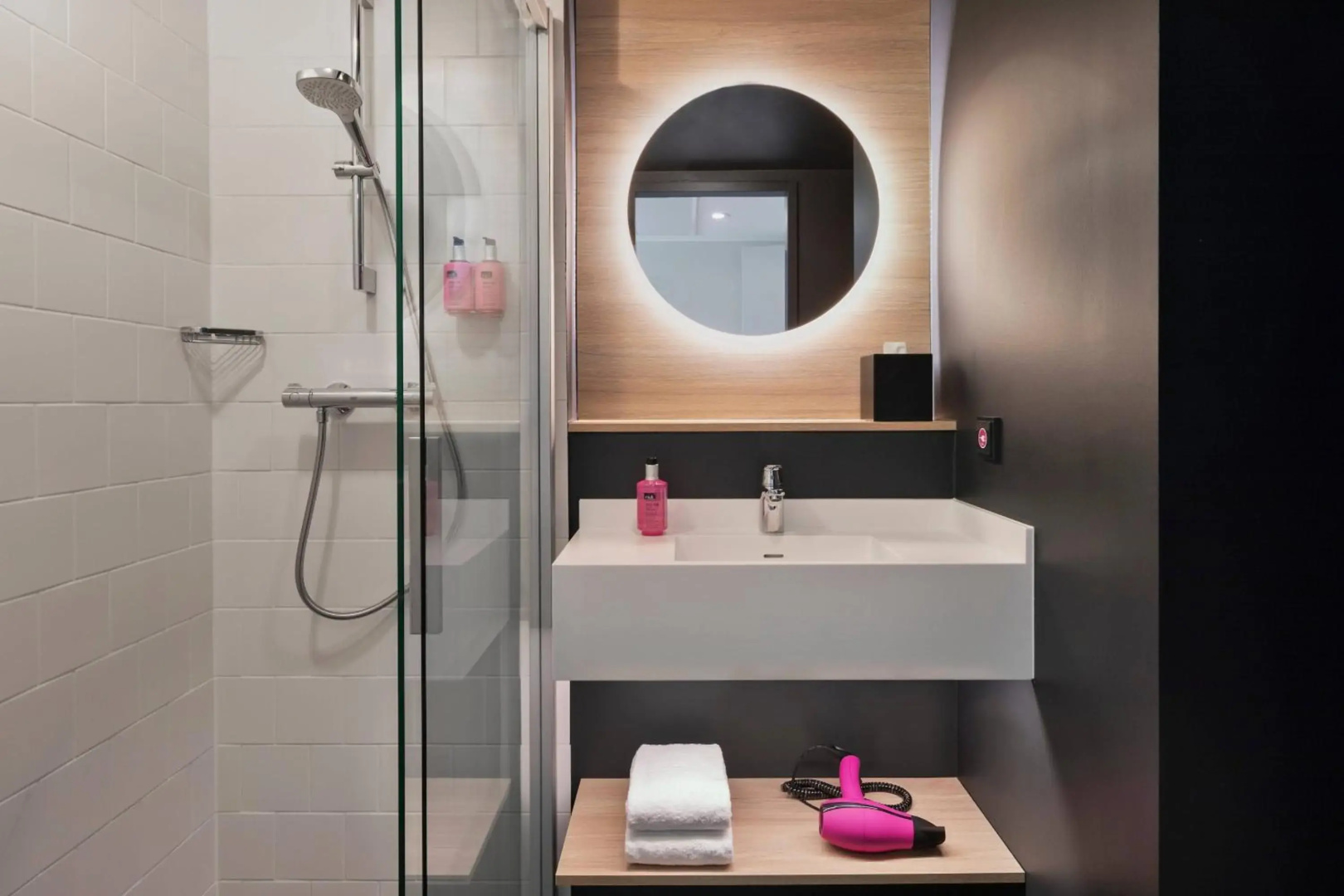 Photo - Moxy Hamburg Altona