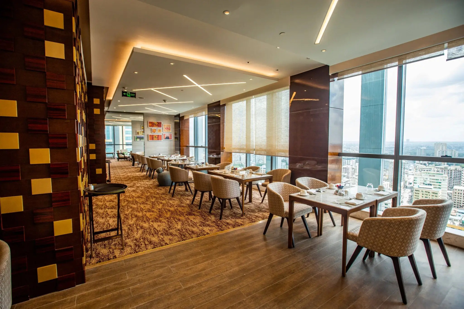 Foto - Johari Rotana Hotel