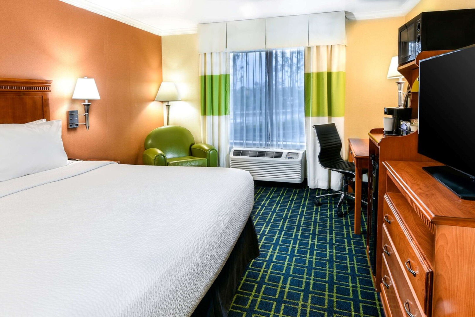 Foto - SureStay Hotel by Best Western Ontario Airport
