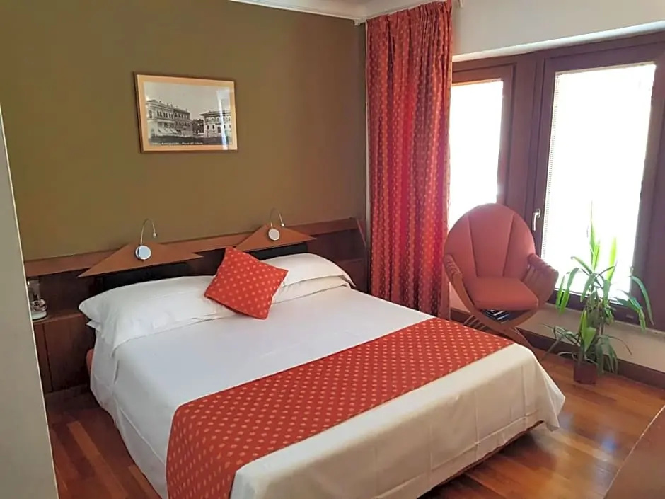 Photo - HR Hotel