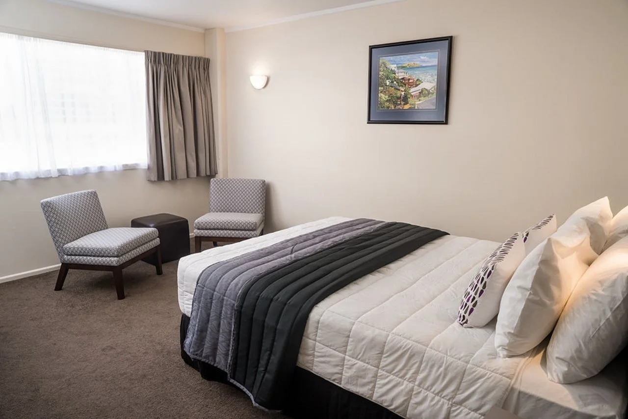 Photo - West Plaza Hotel